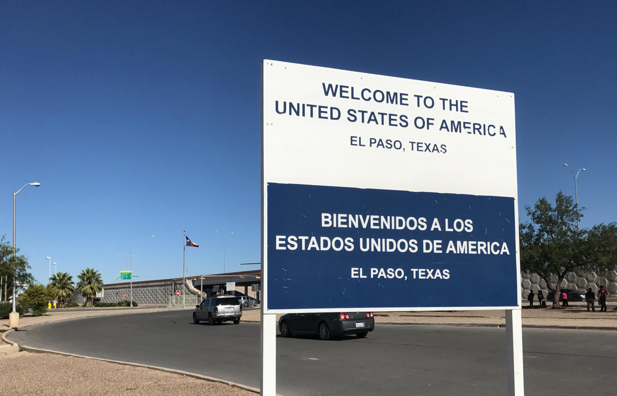 Welcome sign greets visitors from Mexico to El Paso Texas