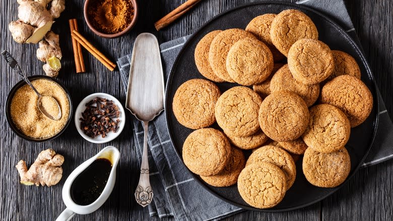 Soft cookies on plate with spices