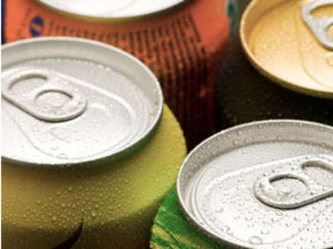 A 150-pound woman could drink 20 12-ounce cans of diet soda a day without exceeding the safety threshold.