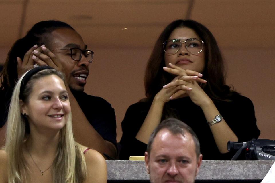 Zendaya watches the second-round match between Anett Kontaveit and Serena Williams.