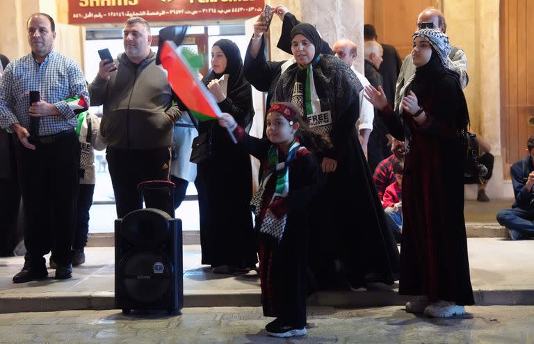 Dabke palestino en Doha, de un grupo llegado desde Haifa
