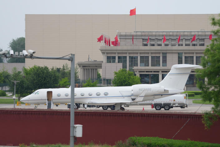 馬斯克周日乘搭私人飛機抵達中國，他這趟訪華有三大令人意外之處。