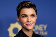 Ruby Rose está perfecta con las cejas con arco redondeado. Si tu rostro también tiene forma de corazón, la experta en belleza Kelley Baker recomienda este diseño ya que "la curva de la frente crea una apariencia de corazón que combina con la cara". (Foto: Phillip Faraone / Getty Images)