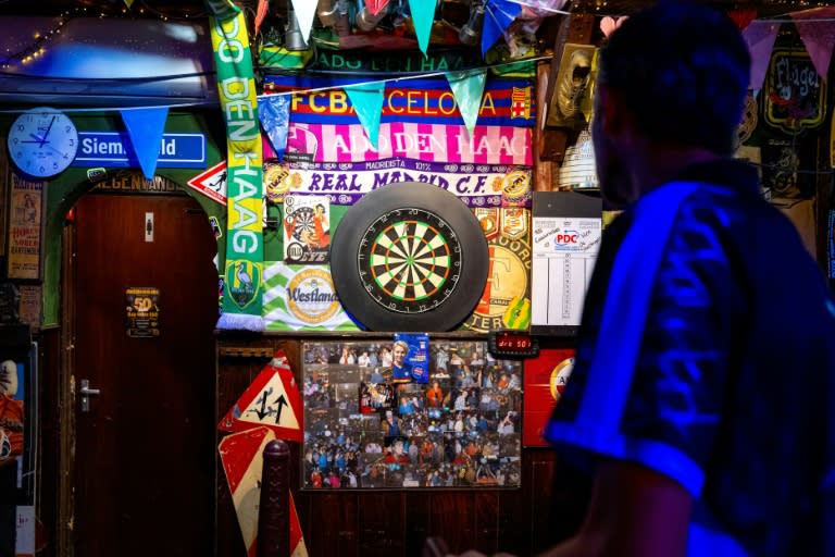 Darts is huge in the Netherlands (Nick Gammon)