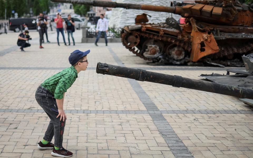 tank - GLEB GARANICH /REUTERS 