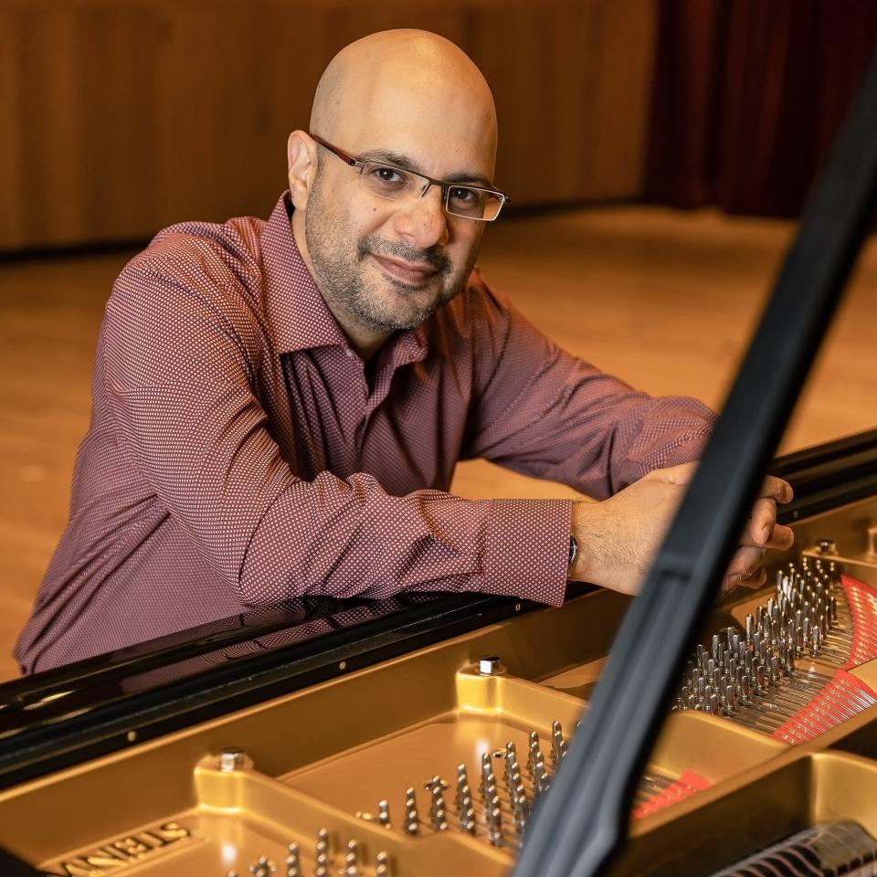 Pianist Dror Biran is to be featured playing Rachmaninoff at the Central Ohio Symphony's final concert of its 45th season on Saturday.
