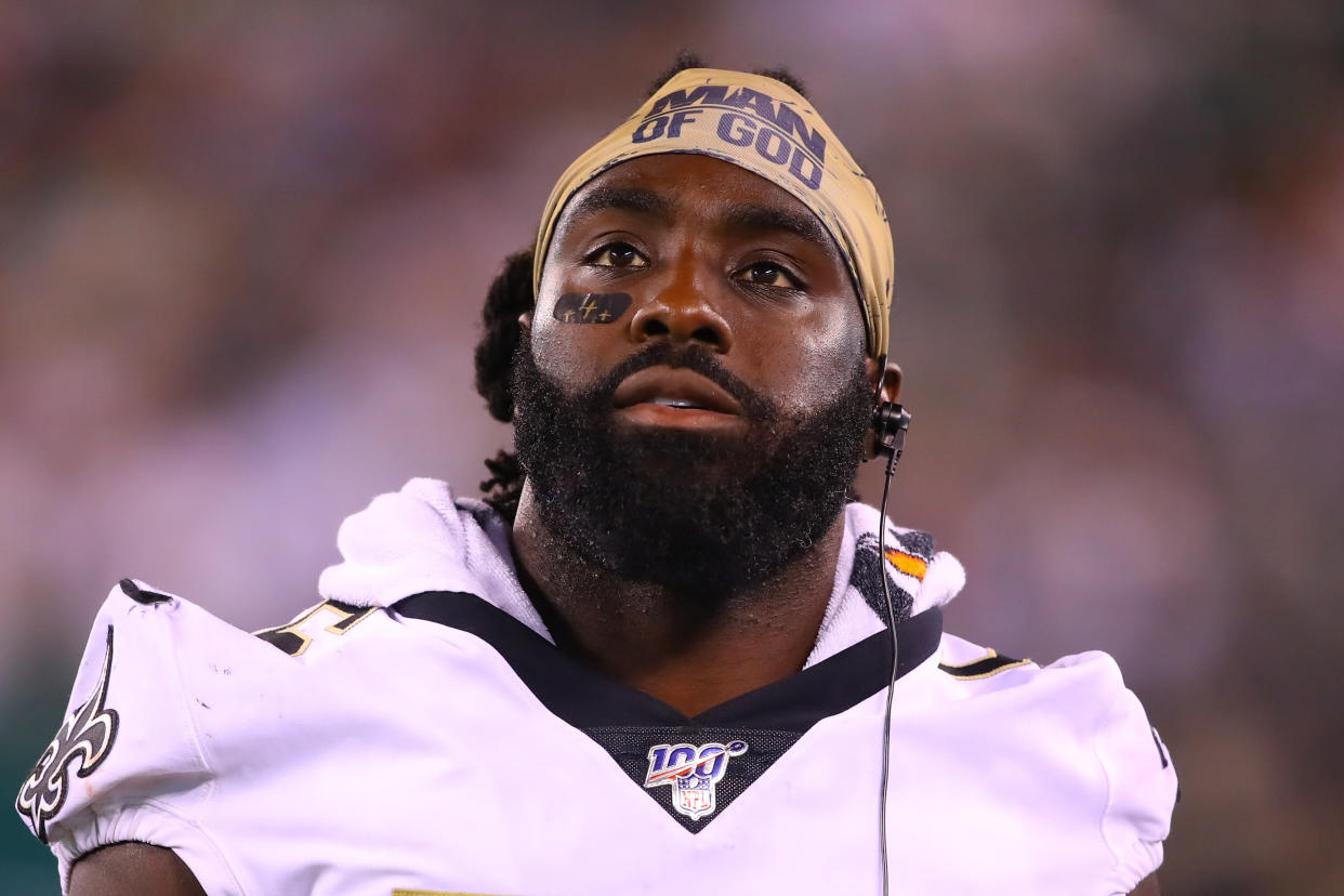 EAST RUTHERFORD, NJ - AUGUST 24:  New Orleans Saints outside linebacker Demario Davis (56) on the sideline during the Preseason National Football League game between the New Orleans Saints and the New York Jets on August 24, 2019 at MaeLife Stadium in East Rutherford, NJ.  (Photo by Rich Graessle/Icon Sportswire via Getty Images)