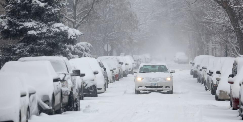 powerful winter storm hits chicago area