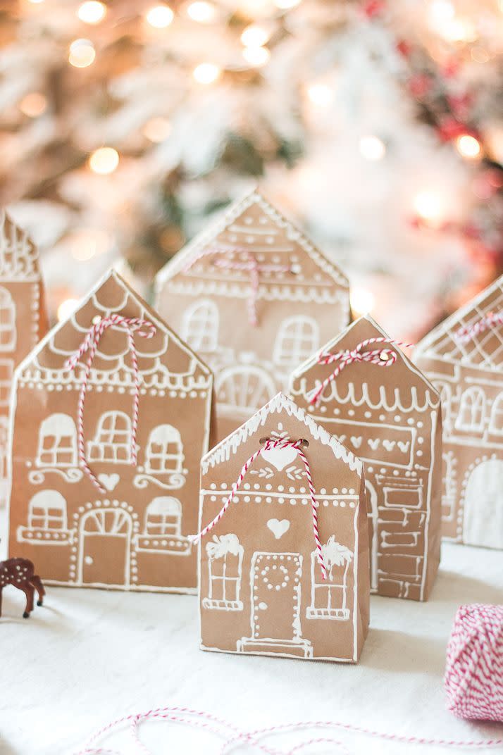 <p>Turn brown paper bags into gingerbread house-inspired gifting totes with this easy-to-follow tutorial. You won't need much more than a white paint pen and baker's twine.</p><p><strong>Get the tutorial at <a href="https://www.craftberrybush.com/2015/12/gingerbread-house-paper-bag-gift-wrap-idea.html" rel="nofollow noopener" target="_blank" data-ylk="slk:Craftberry Bush;elm:context_link;itc:0;sec:content-canvas" class="link ">Craftberry Bush</a>.</strong> </p><p><a class="link " href="https://go.redirectingat.com?id=74968X1596630&url=https%3A%2F%2Fwww.walmart.com%2Fsearch%2F%3Fquery%3Dbakers%2Btwine&sref=https%3A%2F%2Fwww.elledecor.com%2Flife-culture%2Fentertaining%2Fg38414958%2Ftop-christmas-gift-wrapping-ideas%2F" rel="nofollow noopener" target="_blank" data-ylk="slk:SHOP BAKER'S TWINE;elm:context_link;itc:0;sec:content-canvas">SHOP BAKER'S TWINE</a></p>