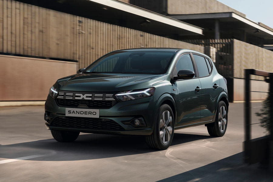 2024 Dacia Sandero front quarter tracking