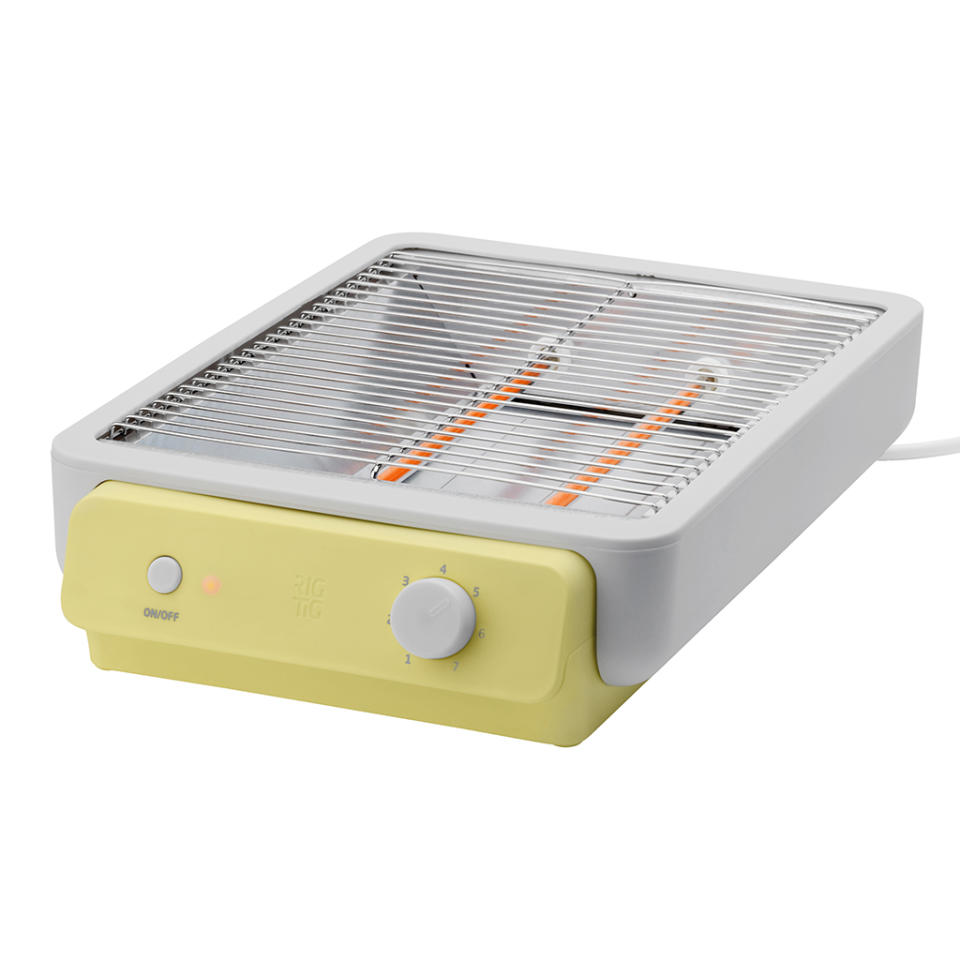 <p>Grille-pain Rig-Tig, 54€95</p><br><a href="https://www.rig-tig.com/en/foodie--flatbed-toaster-yellow-p-5084" rel="nofollow noopener" target="_blank" data-ylk="slk:Acheter;elm:context_link;itc:0;sec:content-canvas" class="link ">Acheter</a>