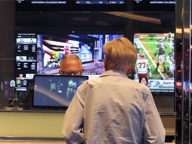 As More States Legalize Sports Betting, Unlicensed Super Bowl Squares Pools  Become Riskier