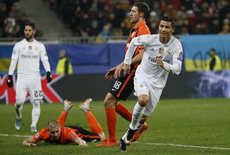 Football Soccer - Shakhtar Donetsk v Real Madrid - Champions League Group Stage - Group A - Arena Lviv, Lviv, Ukraine - 25/11/15 Real Madrid's Cristiano Ronaldo celebrates after scoring a goal against Shakhtar Donetsk REUTERS/Gleb Garanich