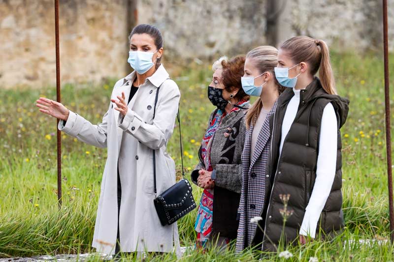 Reina Letizia princesa Leonor e infanta Sofía