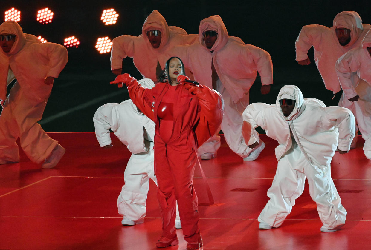 Rihanna, ici sur la scène du Super Bowl, en février 2023.