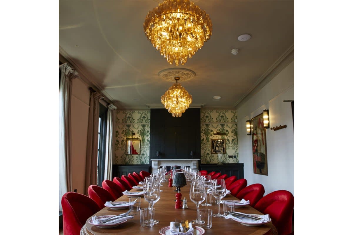 The private feasting room (The Princess Royal)
