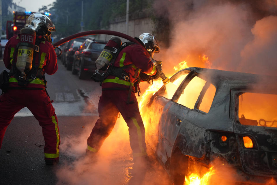 Un jeune pompier français est décédé ce lundi 3 juillet à Saint-Denis en tentant d’éteindre un incendie dans un parking souterrain (Photo d’illustration). 
