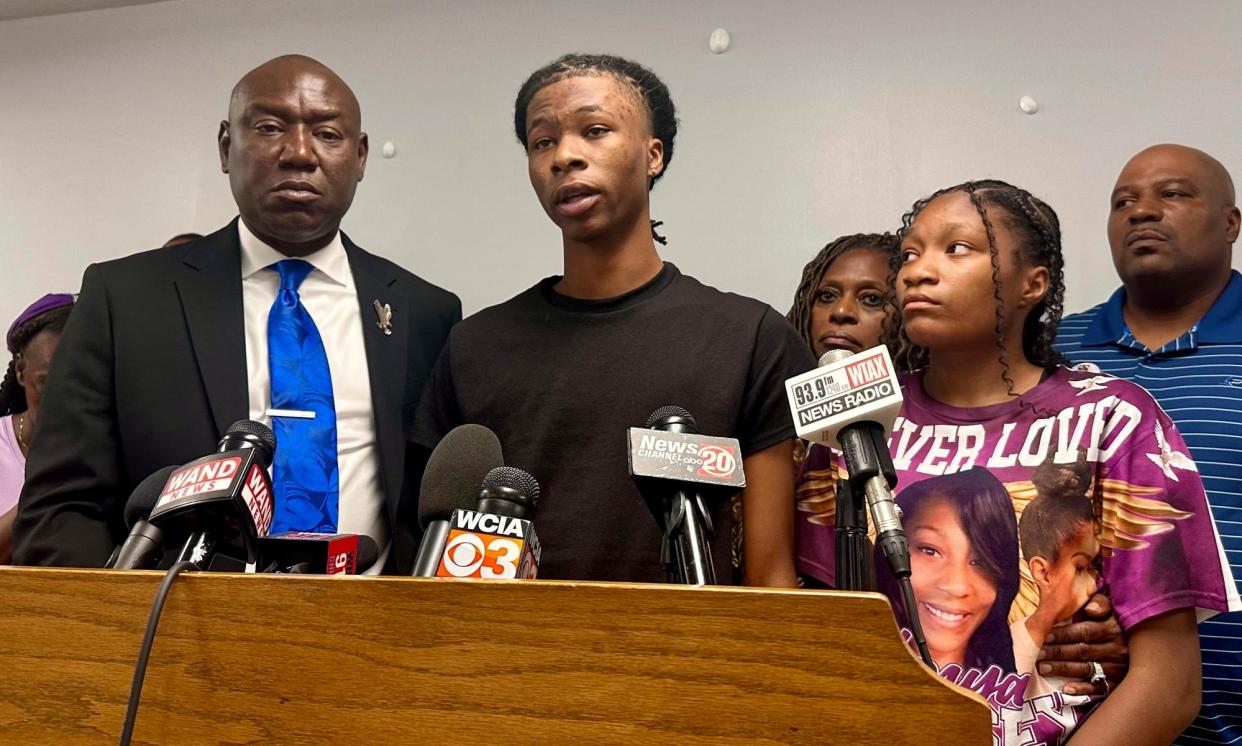 <span>Malachi Hill Massey, 17, center, speaks at a news conference about his mother, Sonya Massey, in Springfield on Tuesday.</span><span>Photograph: John O’Connor/AP</span>