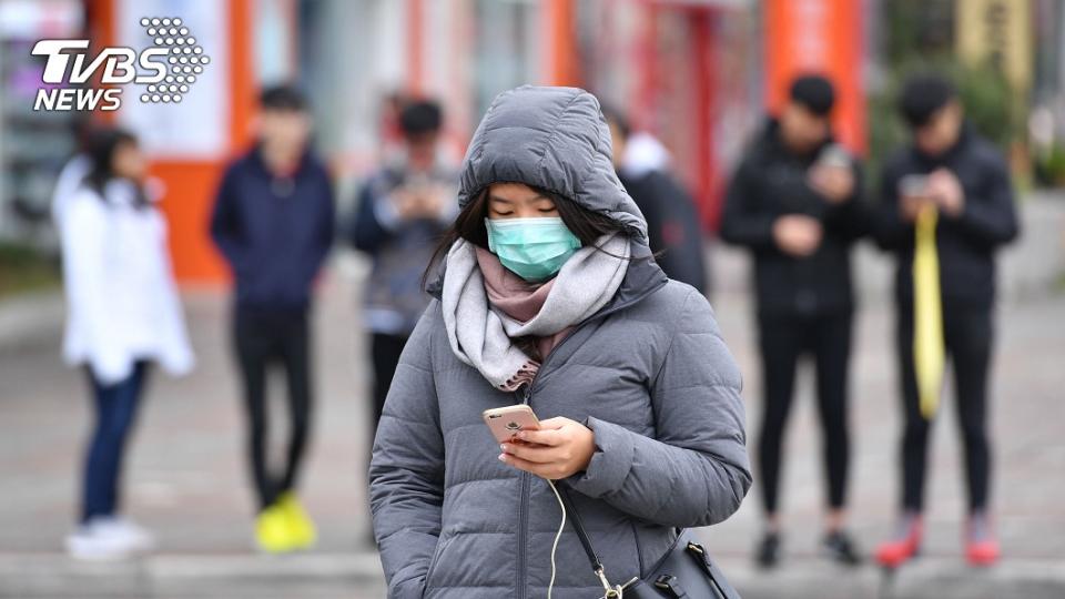 強烈冷氣團南下，全台氣溫驟降，天氣將由北往南逐漸轉變，北台灣將首當其衝，溫度愈晚會愈冷。圖／中央社