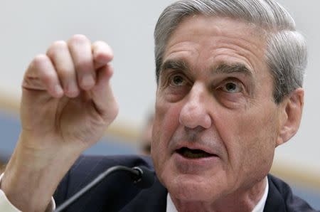 FILE PHOTO: FBI Director Robert Mueller testifies before the House Judiciary Committee hearing on Federal Bureau of Investigation oversight on Capitol Hill in Washington June 13, 2013. REUTERS/Yuri Gripas/File Photo