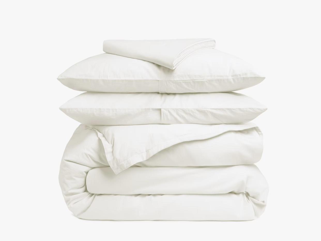 <p><a href="https://go.redirectingat.com?id=74968X1596630&url=https%3A%2F%2Fwww.parachutehome.com%2Fproducts%2Fpercale-venice-set%3Foptions%3Dcolor_cream.size_queen&sref=https%3A%2F%2Fwww.harpersbazaar.com%2Ffashion%2Ftrends%2Fa60635632%2Fparachute-bedding-review%2F" rel="nofollow noopener" target="_blank" data-ylk="slk:Shop Now;elm:context_link;itc:0;sec:content-canvas" class="link rapid-noclick-resp">Shop Now</a></p><p>Percale Venice Set</p><p>parachutehome.com</p><p>$329.00</p>