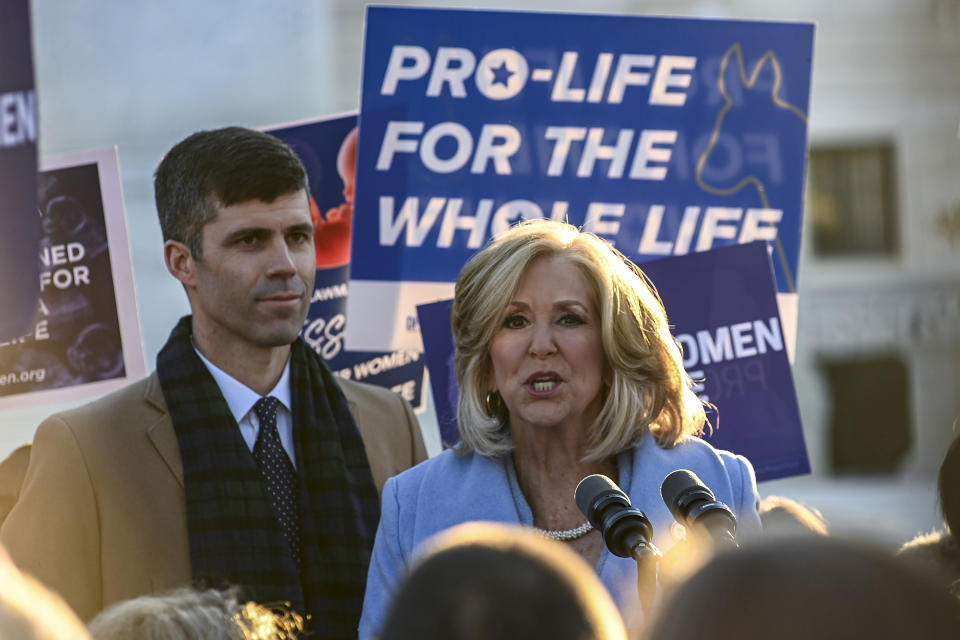 Si la Corte Suprema de Estados Unidos decide revocar o debilitar la histórica sentencia de Roe contra Wade, los abortos legales disminuirían, sobre todo entre las mujeres pobres del sur y el Medio Oeste del país, según los investigadores.