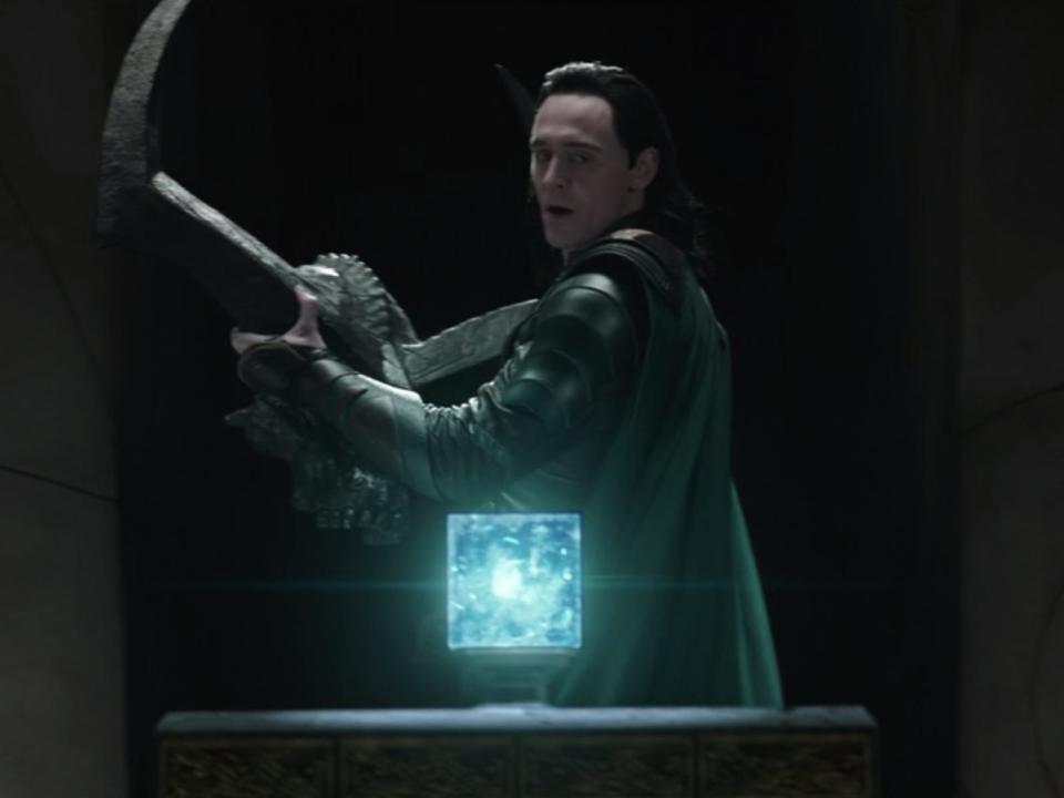 Loki steals tesseract Thor 3