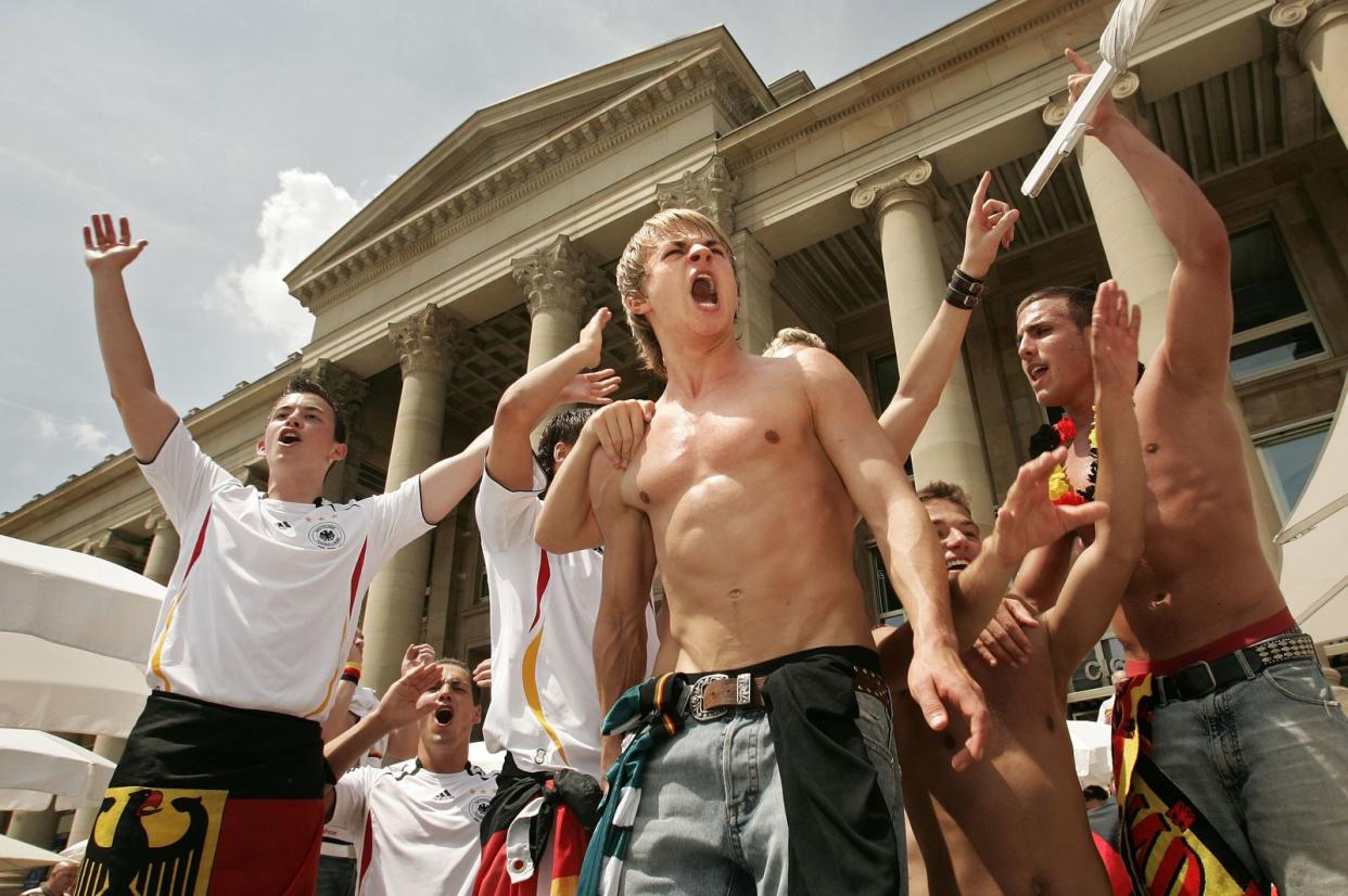 Deutsche Fußballfans während der WM 2006 in Stuttgart. (Bild: 2006 Getty Images/Peter Macdiarmid)