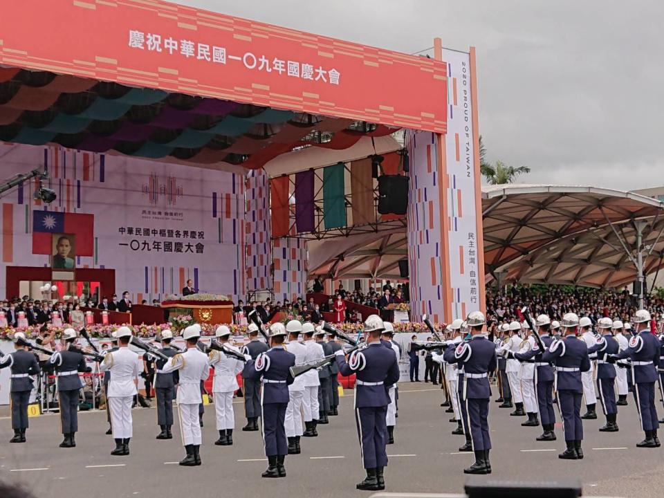 國慶大典，國防部聯合儀隊揭開序幕。（圖／李英婷攝）
