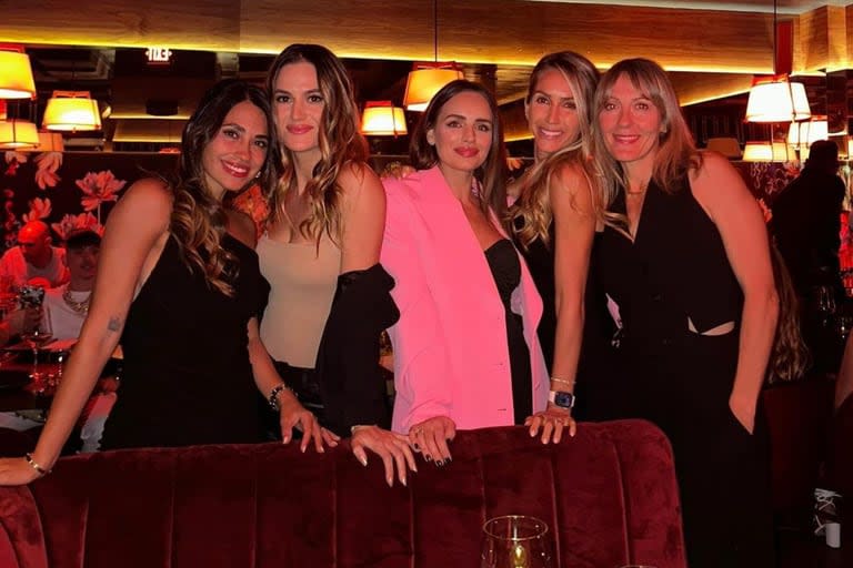 Noche de reencuentros: Antonela Roccuzzo publicó las postales de su salida en Miami