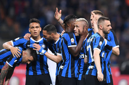 Soccer Football - Serie A - Inter Milan v Empoli - San Siro, Milan, Italy - May 26, 2019 Inter Milan's Radja Nainggolan celebrates scoring their second goal with Keita Balde and team mates REUTERS/Alberto Lingria