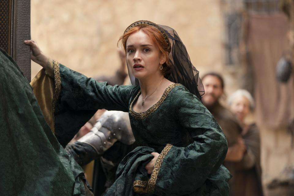 Olivia Cooke as Queen / Dowager Queen Alicent Hightower in House of the Dragon S2. (Sky/HBO)
