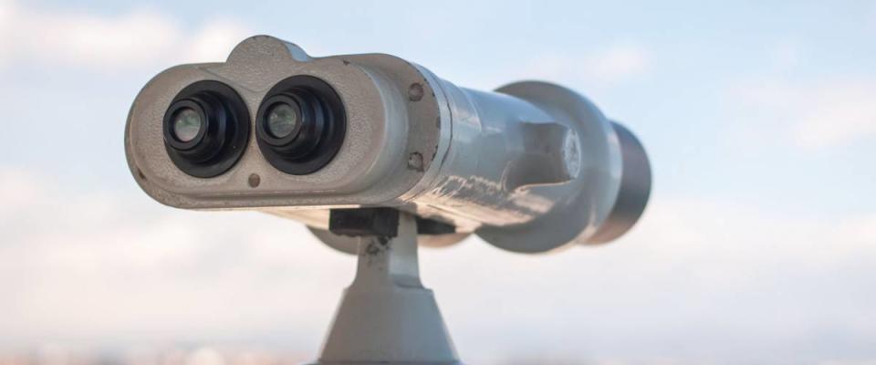 public panoramic binoculars to observe the sea views