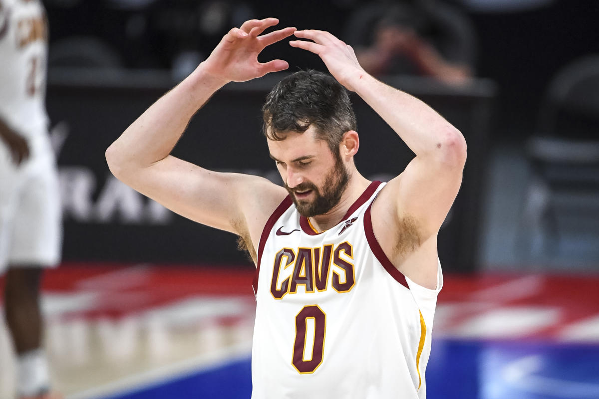 Kevin Love hits batting practice bombs at Twins game 