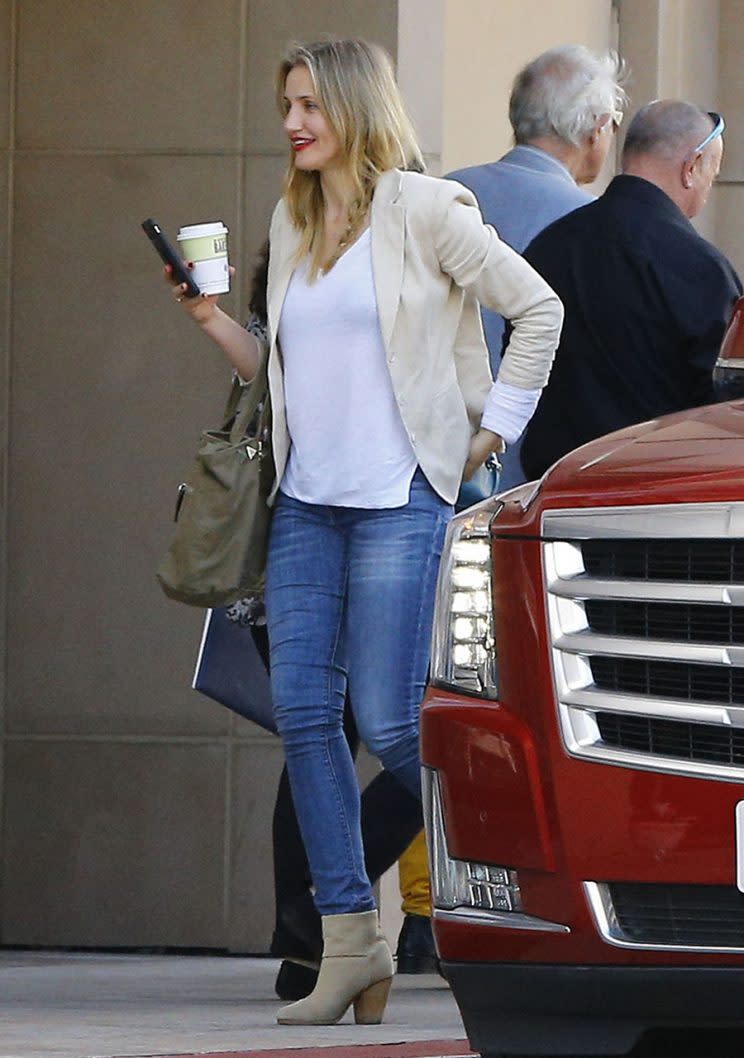 Actress Cameron Diaz is seen getting dropped off at the Montage Beverly Hills Hotel after having lunch with a mystery man in Beverly Hills, California on February 15, 2017. (Photo: FameFlynet)