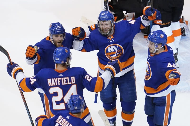 NHL: Stanley Cup Playoffs-Philadelphia Flyers at New York Islanders