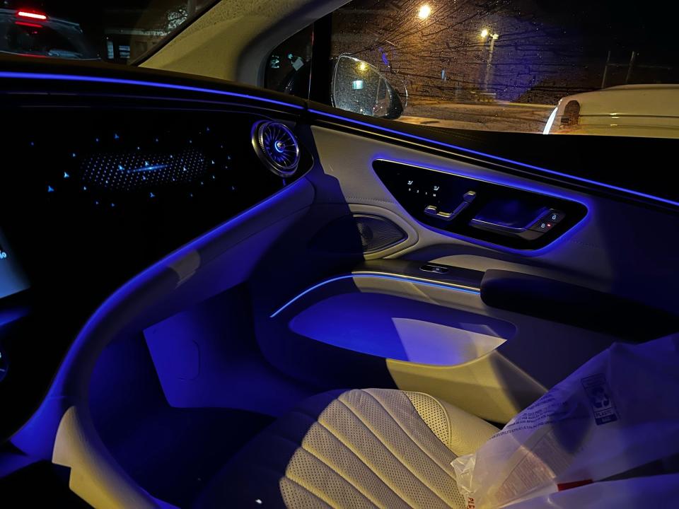 2022 Mercedes EQS 580 4Matic electric luxury car interior