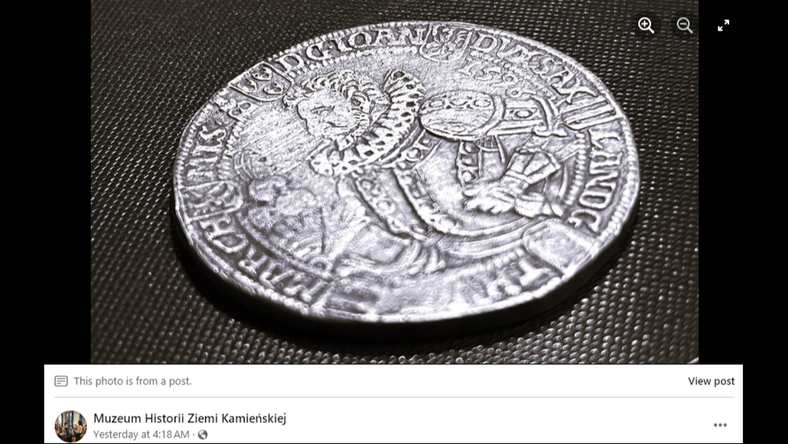 The coin depicts two princes from the late Renaissance, one on each side of the coin.