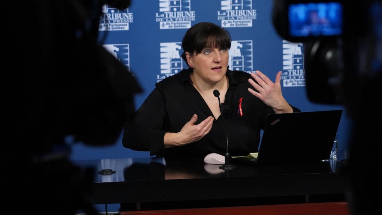 FAE President Mélanie Hubert held a news conference in Quebec City Thursday, saying she wanted to set the record straight on contract negotiations with the provincial government. (Sylvain Roy Roussel/CBC - image credit)