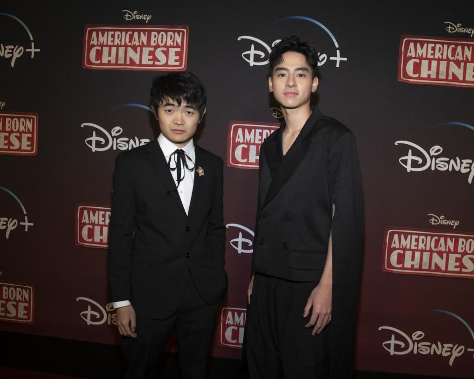 王班（左）與劉敬（右）是全劇的擔當。（Disney+提供）