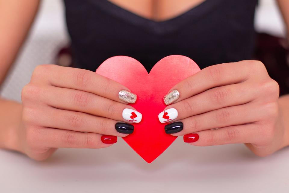 valentines day nail ideas heartbeats