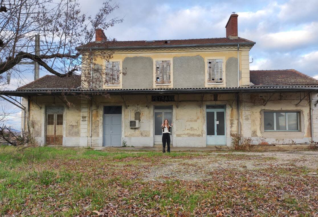 Juliette, une ingénieure lyonnaise de 24 ans, veut remettre en valeur les 150 stations de train d’Ardèche, dont aucune aujourd’hui n’est en activité.