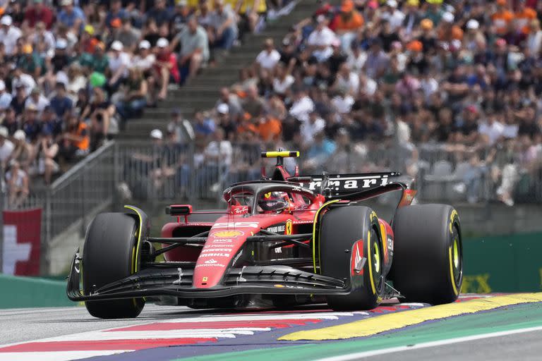 Carlos Sainz Jr., uno de los ocho pilotos que fueron penalizados por superar en reiterados oportunidades los límites de la pista del circuito de Spielberg