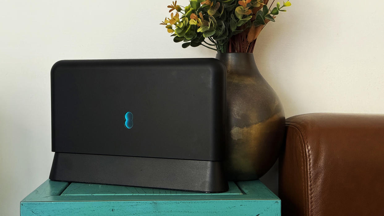  EE Smart Hub Plus. 