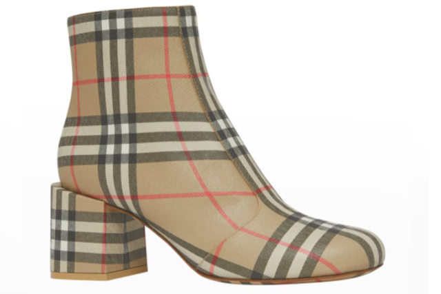 Nicki Minaj 'Doesn't Take a Loss' in Head-to-Toe Burberry Plaid