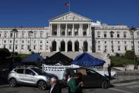 Restaurant owners attend hunger strike outside Portuguese parliament