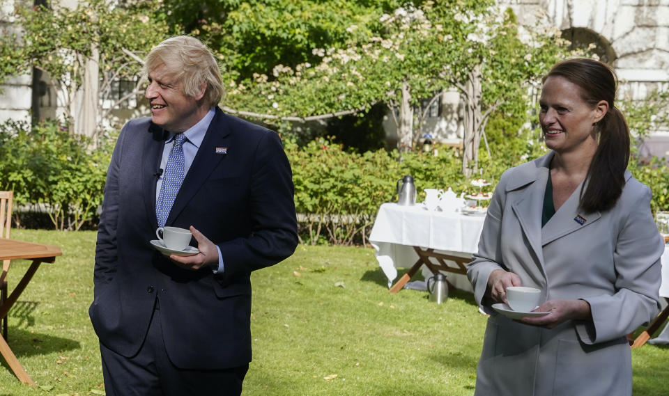 Boris Johnson and Jenny McGee at a Downing Street reception in July last year celebrating 72 years of the NHS. McGee has quit, citing the 1% pay rise offer. (Andrew Parsons/Number 10 Flickr/CC BY-NC-ND 2.0)