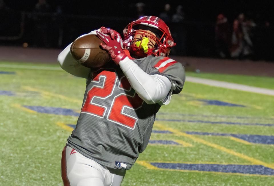 Canton South’s Tre Wilson makes a touchdown reception giving South a 28-7 lead over Struthers during the third quarter Friday, Nov. 17, 2023.