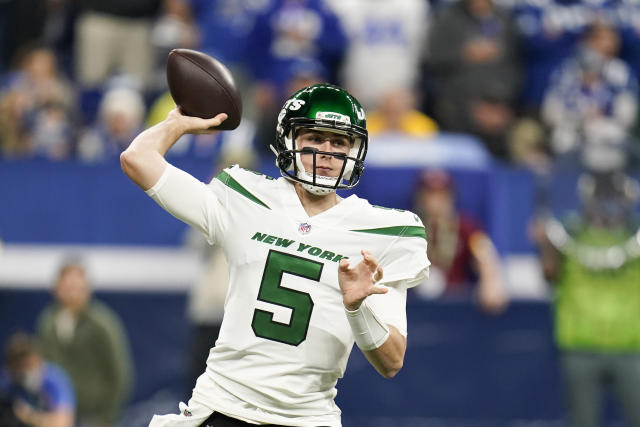 Former Jets QB Mike White signs two-year deal with rival Dolphins: reports  – New York Daily News