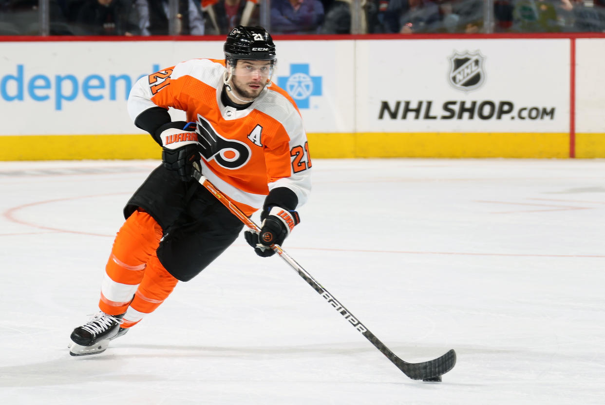 Scott Laughton #21 of the Philadelphia Flyers has fantasy valur